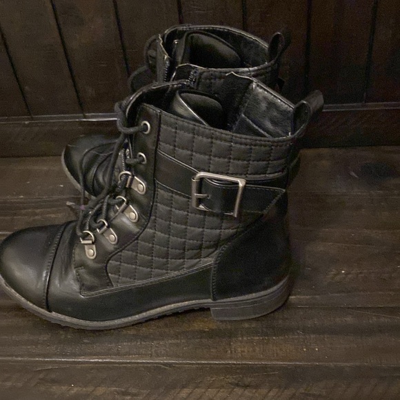 Womens boots - Picture 3 of 5